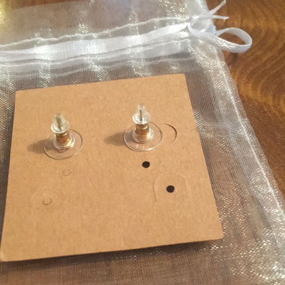 Earrings-new unworn - Picture 2 of 3